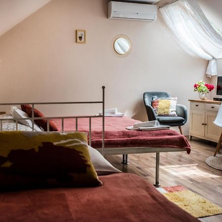 Vagi Apartment Sarvar Bagian luar foto