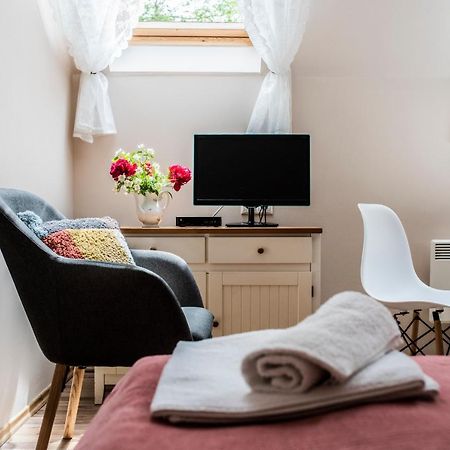 Vagi Apartment Sarvar Bagian luar foto