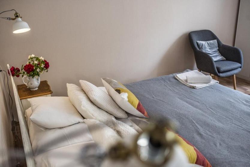 Vagi Apartment Sarvar Bagian luar foto