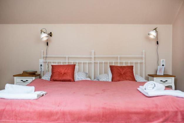 Vagi Apartment Sarvar Bagian luar foto