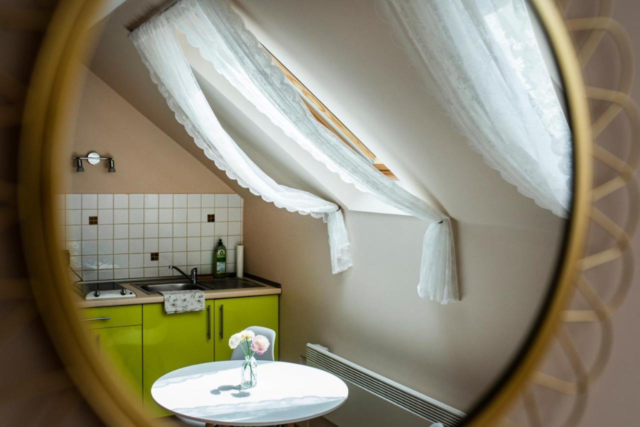 Vagi Apartment Sarvar Bagian luar foto