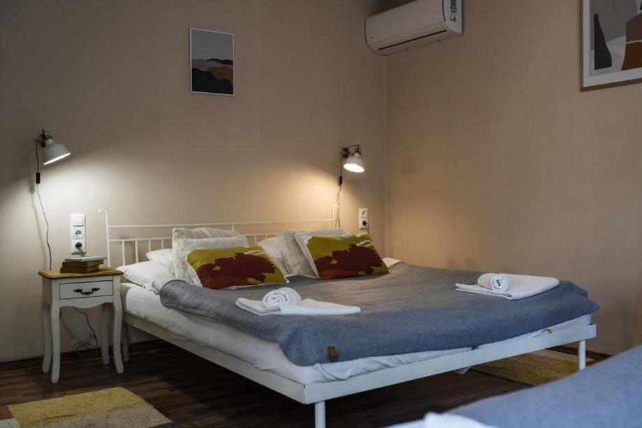 Vagi Apartment Sarvar Bagian luar foto