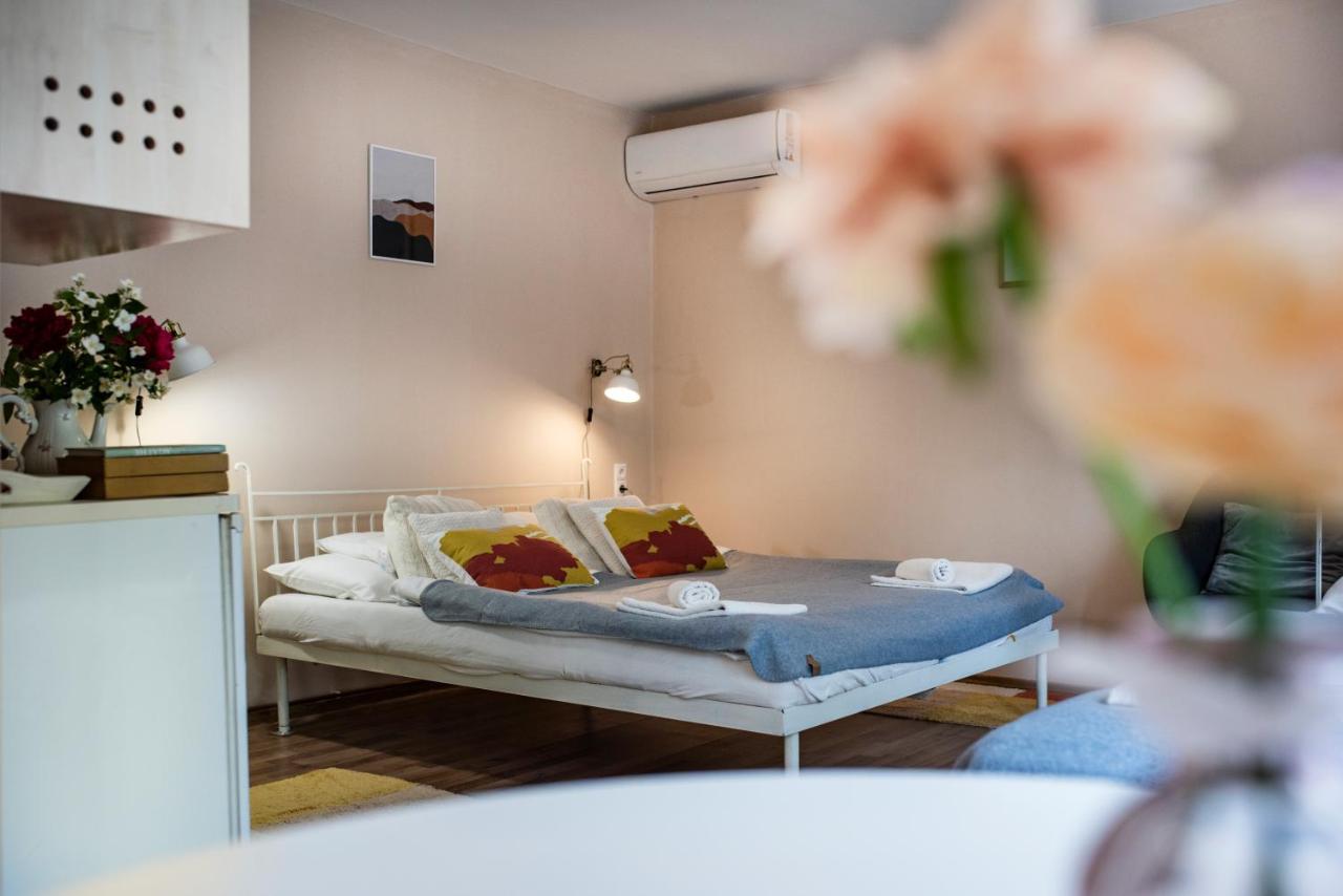 Vagi Apartment Sarvar Bagian luar foto