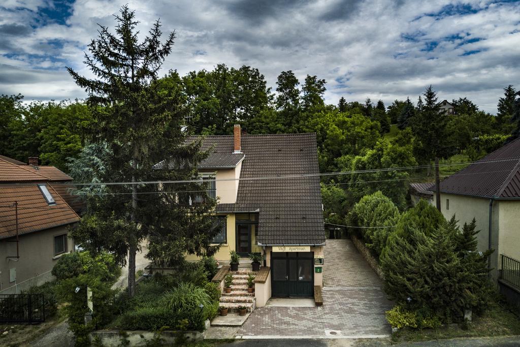 Vagi Apartment Sarvar Bagian luar foto