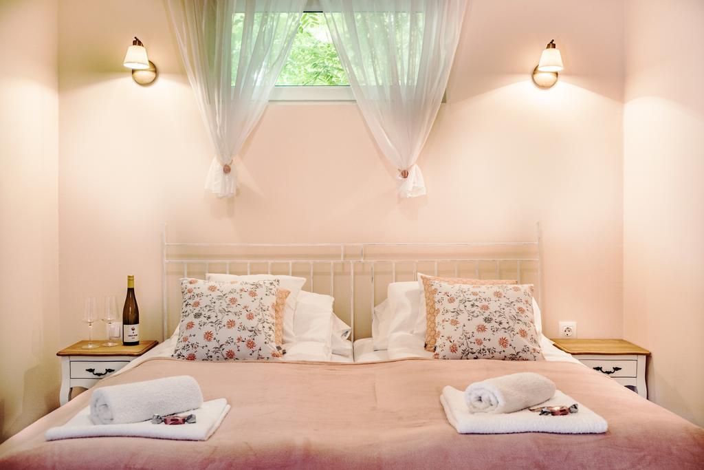 Vagi Apartment Sarvar Bagian luar foto