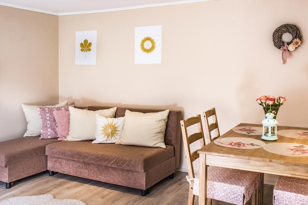 Vagi Apartment Sarvar Bagian luar foto