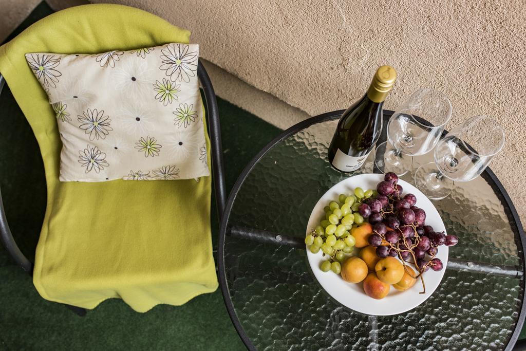 Vagi Apartment Sarvar Bagian luar foto