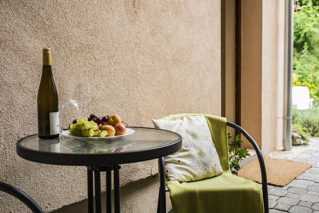 Vagi Apartment Sarvar Bagian luar foto